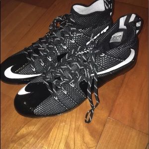 Nike Vapor Untouchable Football Cleat