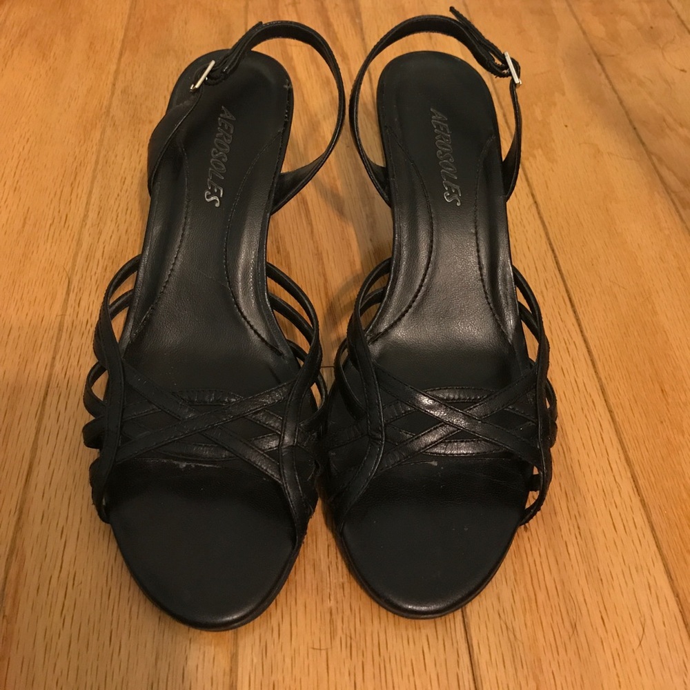 NWOT black leather kitten heels