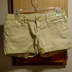 Aeropostale Shorts 7/8 Pale Yellow