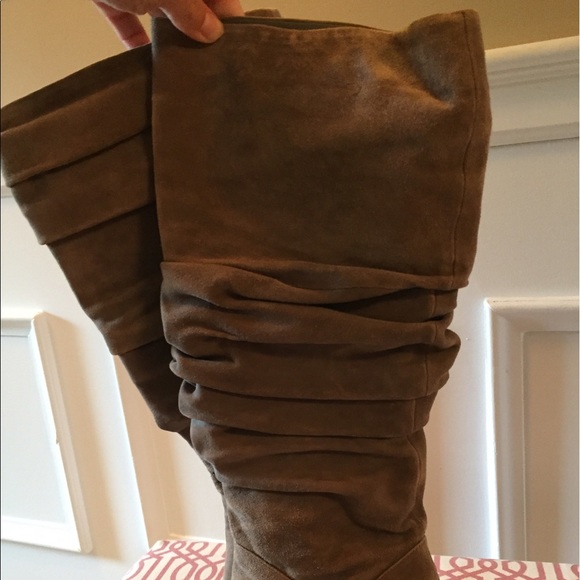 Fantastic suede boots! - Picture 2 of 4