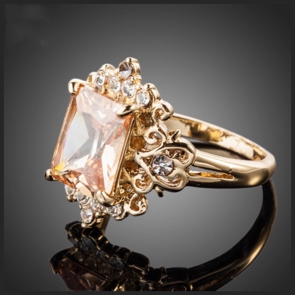 Cognac Swarovski Crystals Ring - Picture 3 of 4