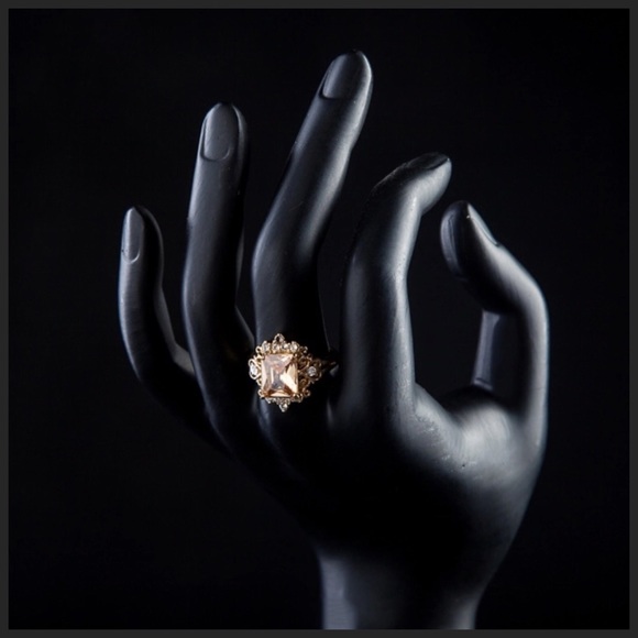 Cognac Swarovski Crystals Ring - Picture 4 of 4