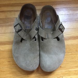 Birkenstock Tan Clogs