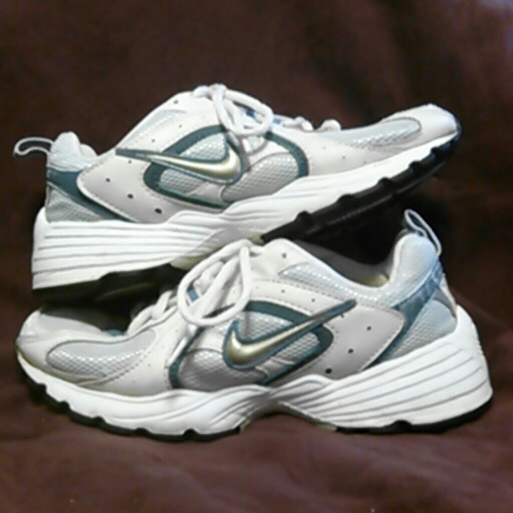 Nile athletic shoes