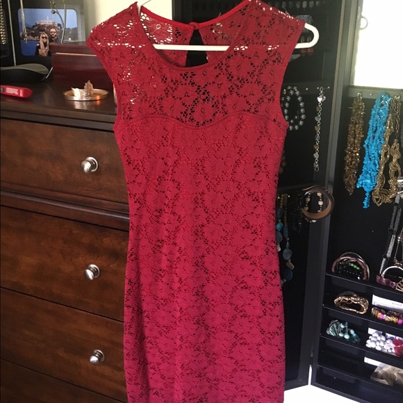 Lace Red Dress- New without tags - Picture 3 of 4