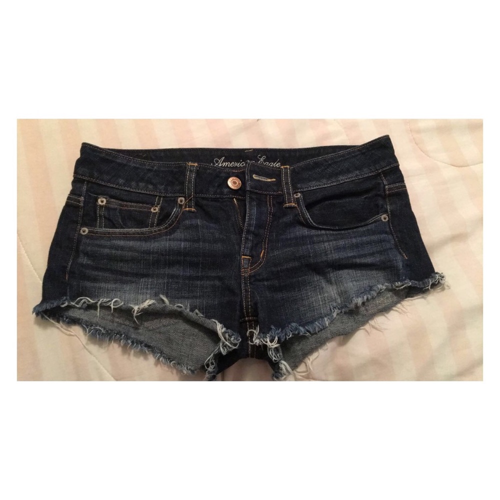 American Eagle daisy dukes