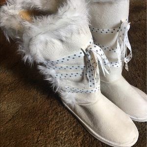 Fur boots