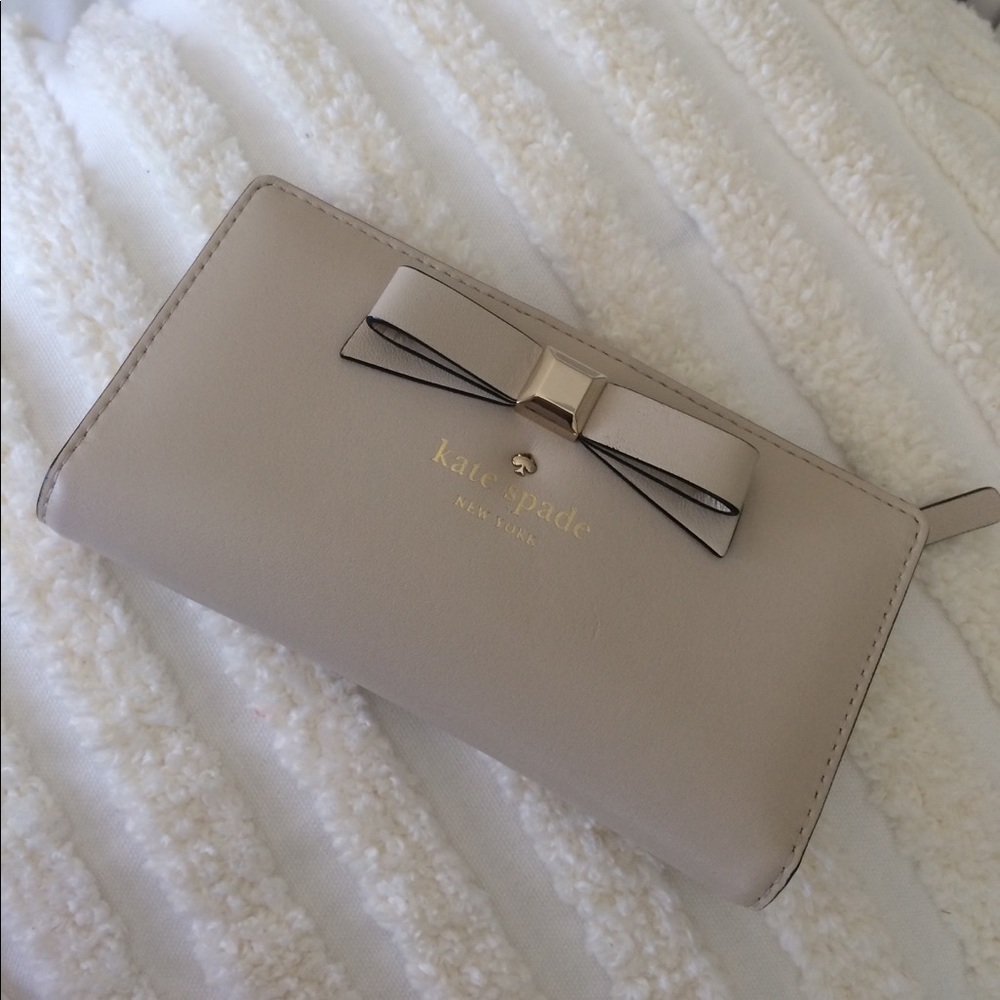 Authentic Kate Spade Wallet (cream)