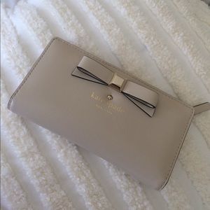 Authentic Kate Spade Wallet (cream)