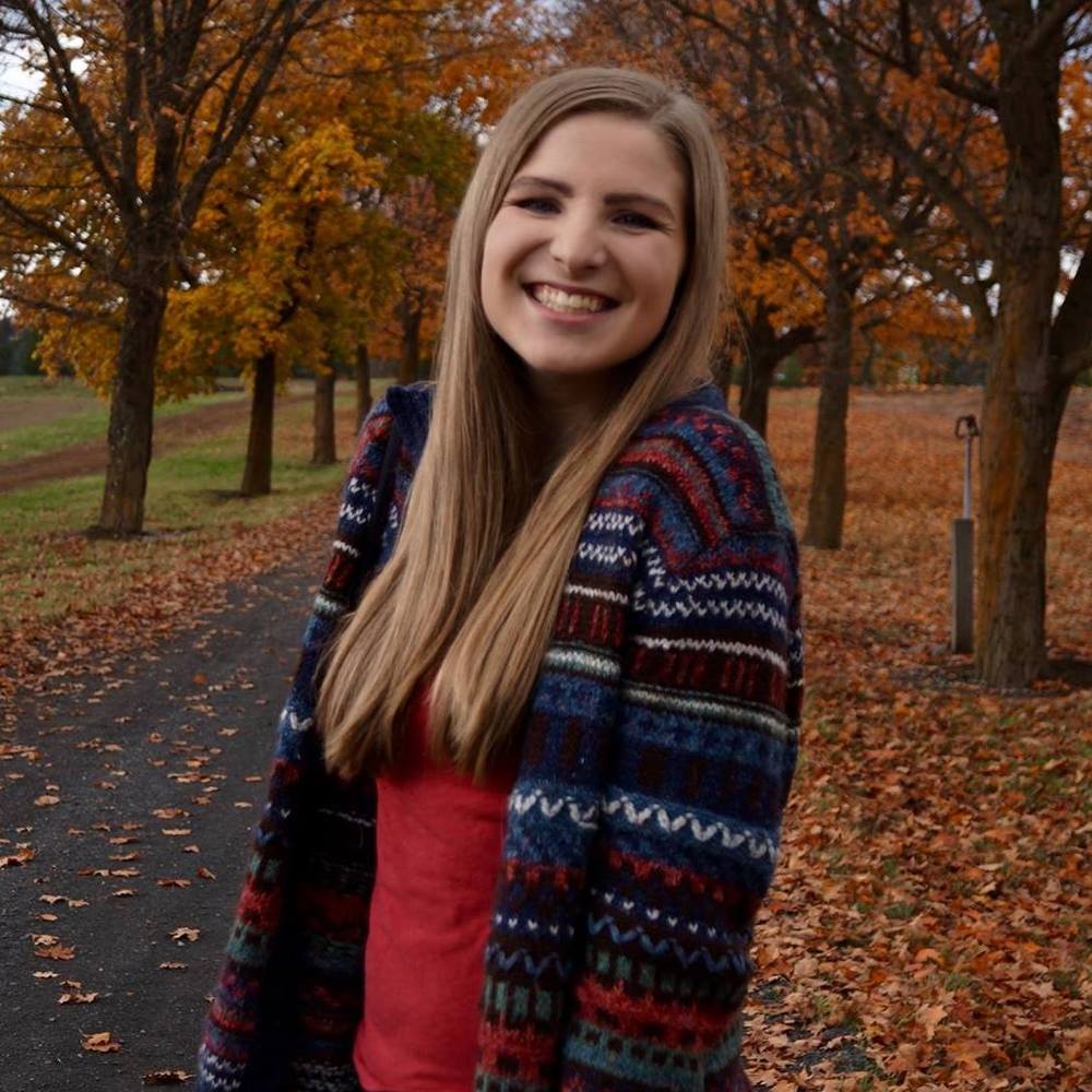 Meet your Posher, Chloe