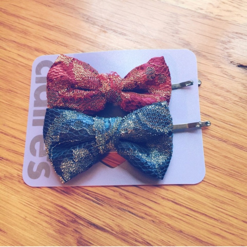 NWT super cute hair bows