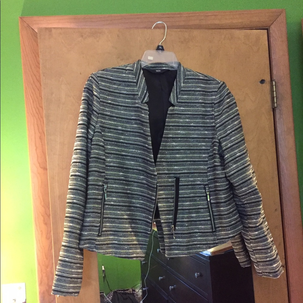 Horizontal stripped jacket!