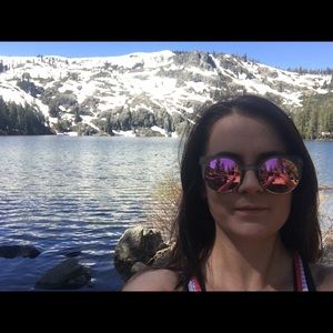 Meet your Posher, Elena