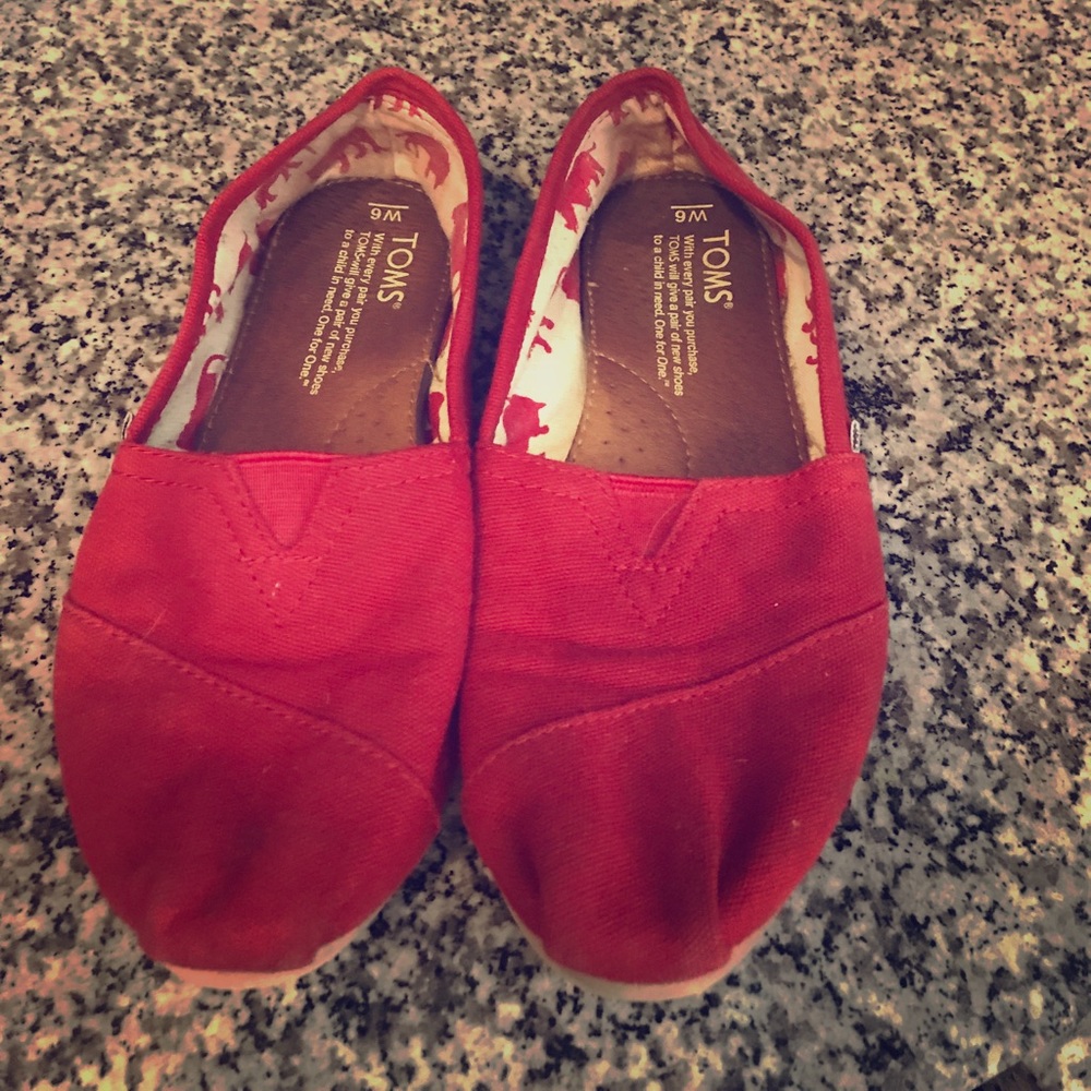 Red TOMS