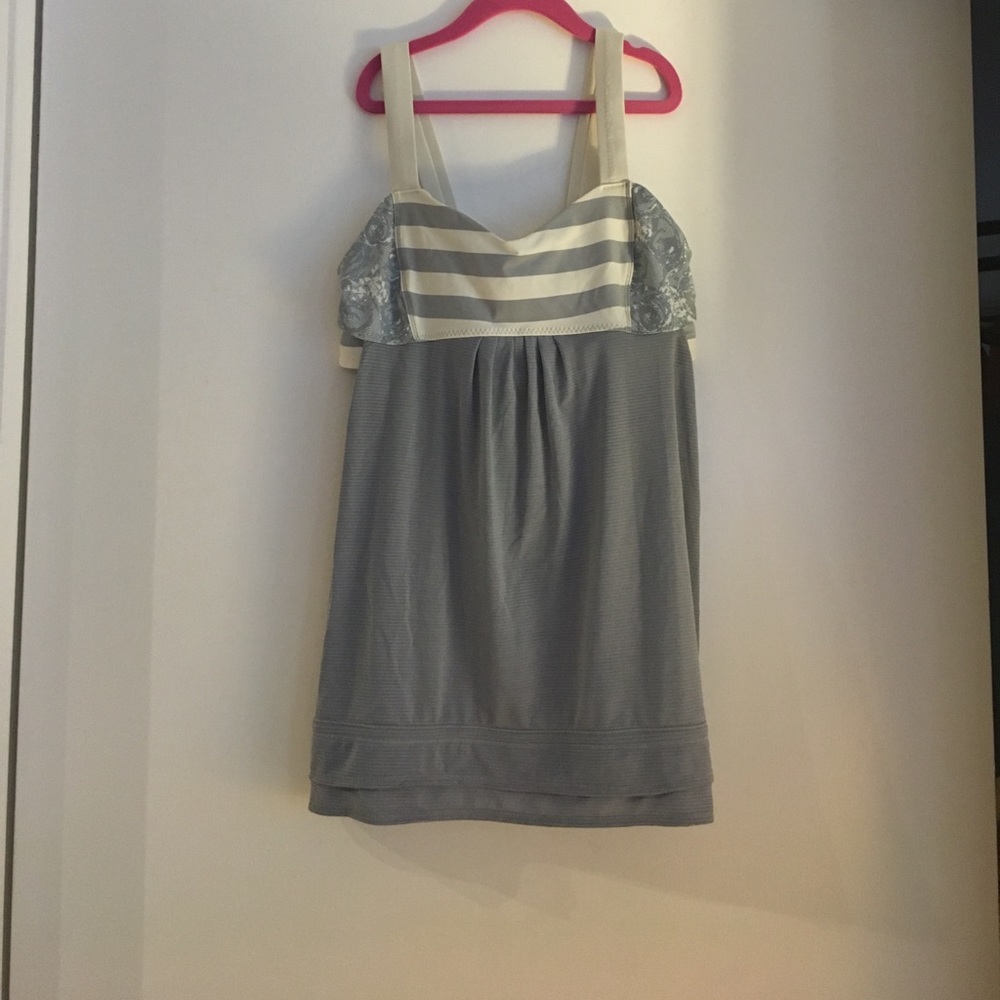 Lululemon Tank *Gotta pay my dog's vet bill sale*