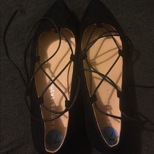 Chinese Laundry flats