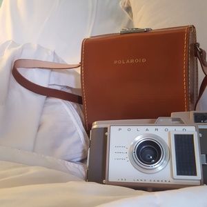 Polaroid J33 Land Camera with original case