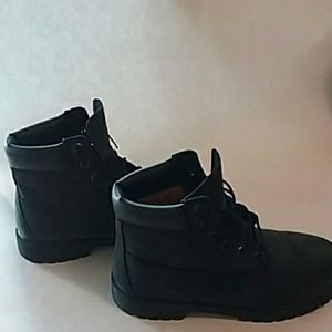 SALE!! Timberland Black Boot
