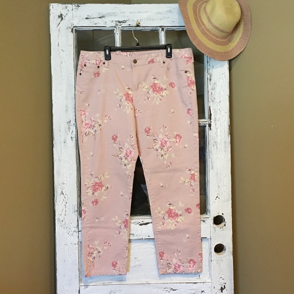🌸🌺Garner Hill pink rose print jeans