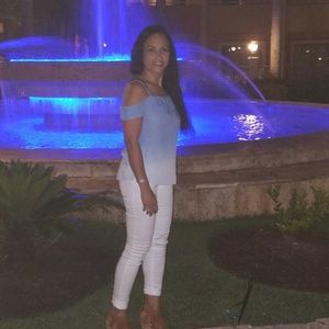 Meet your Posher, Risa