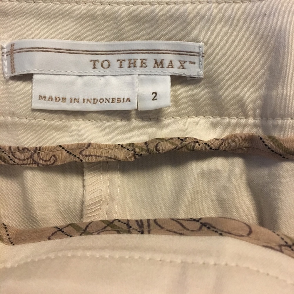 Sz 2 flat front cream Capri slacks