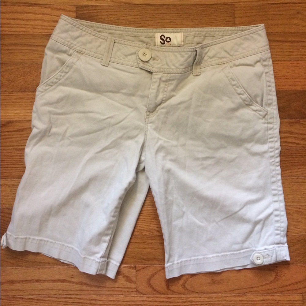 Tan Women's Capris