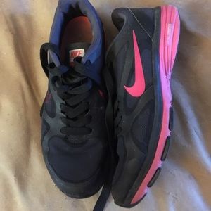 Nike Dual Fusion shoes