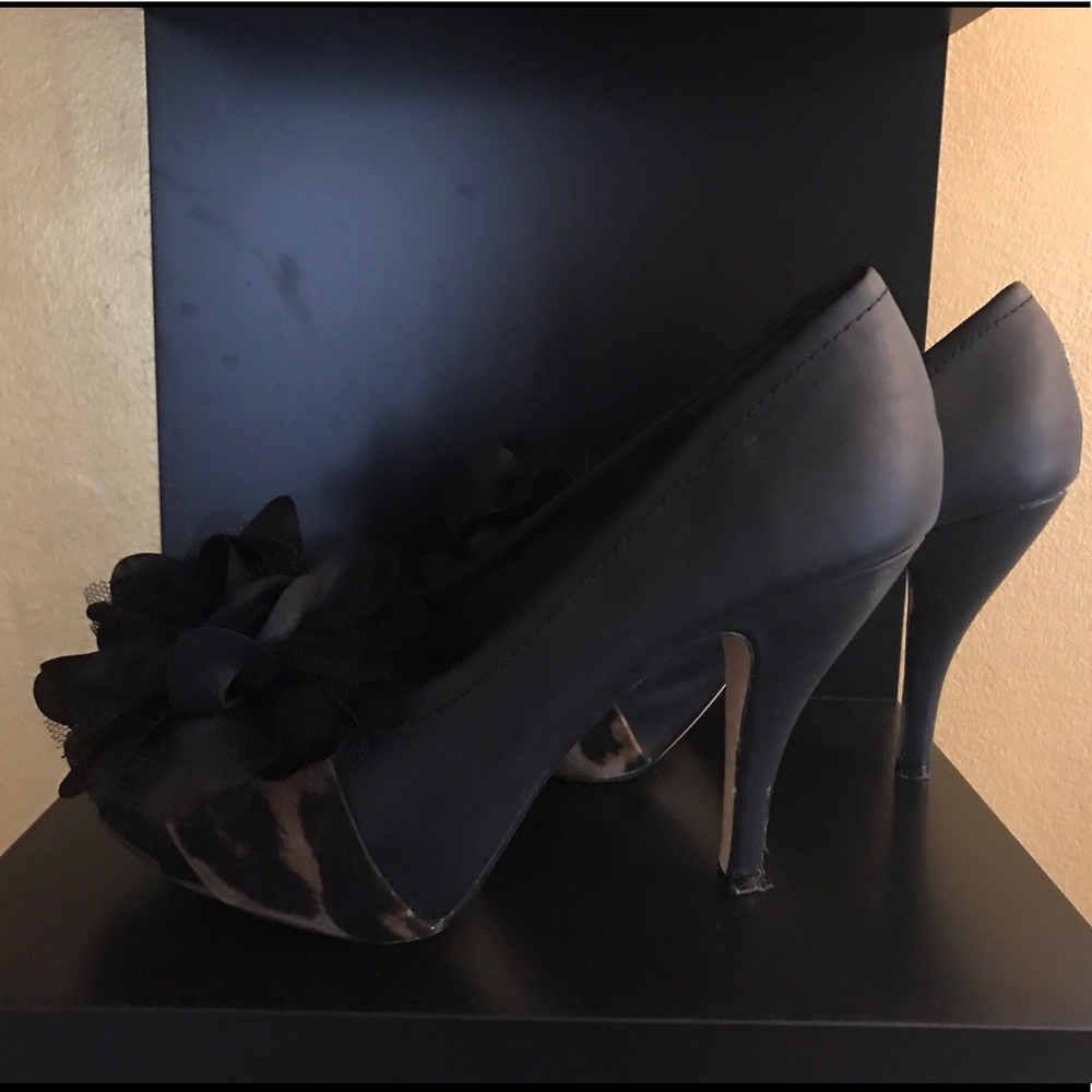 Petal Top/ Animal Print heel