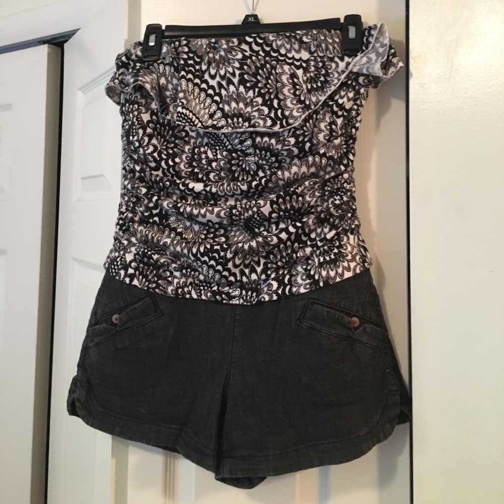 Strapless romper