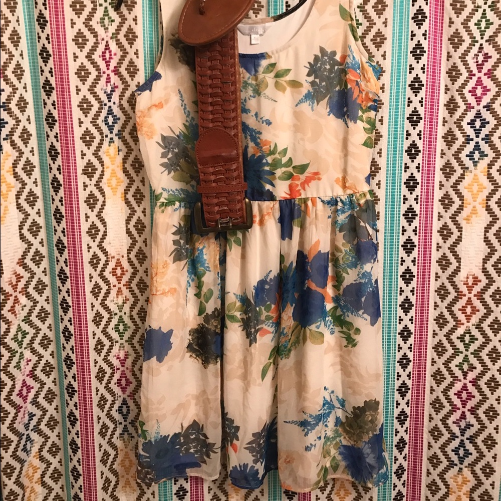 Outfit - Picture 2 of 2