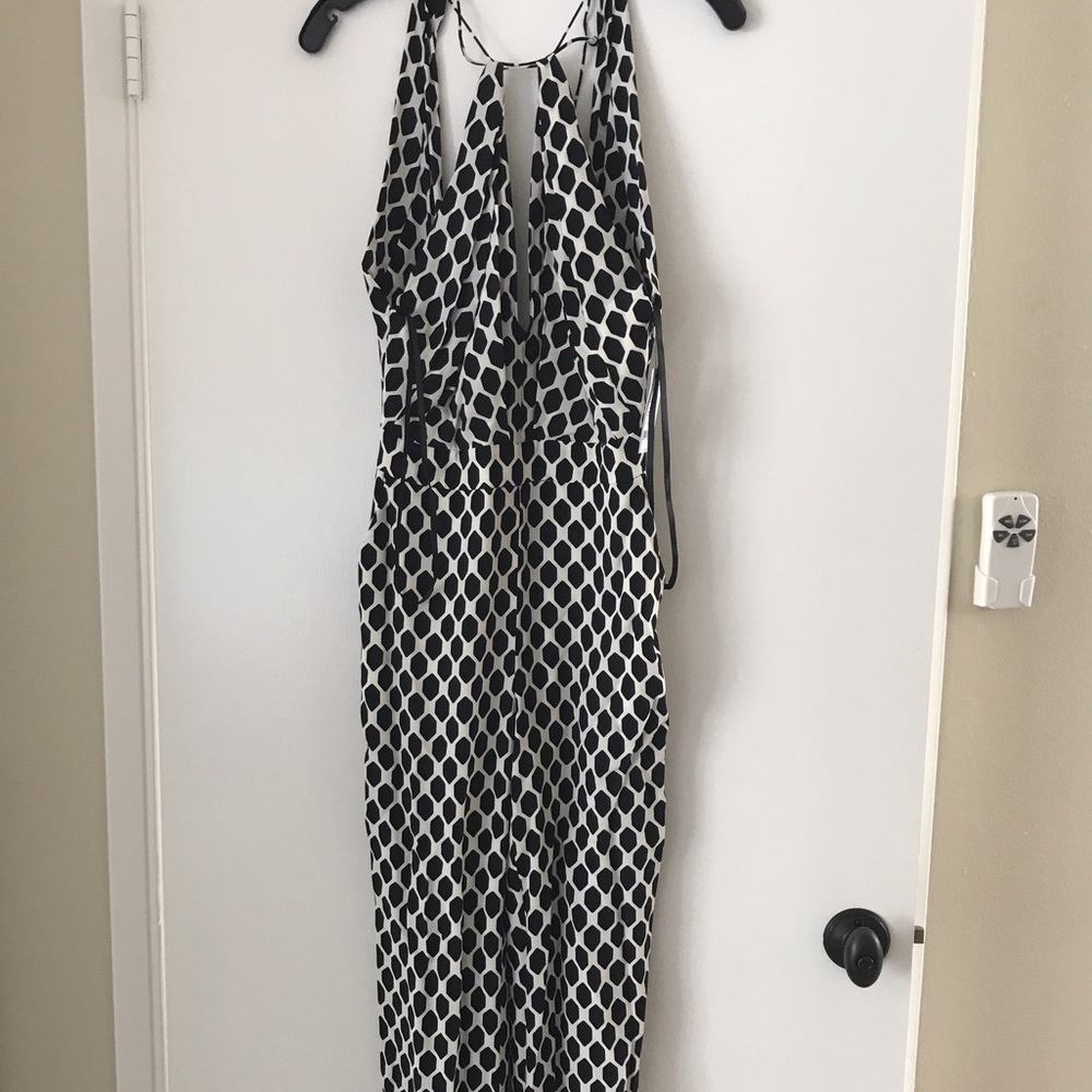 Elegant day or night time jump suit