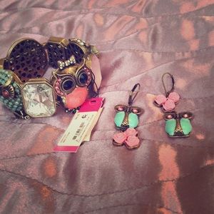 Betsey Johnson Owl inspired Bracelet and Earrings
