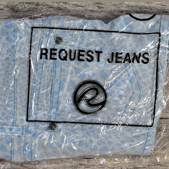 Leopard Cheetah Print Blue Denim Shorts 11/30 - Picture 8 of 8