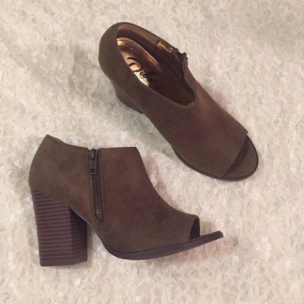 Open Toe Booties - Picture 2 of 3
