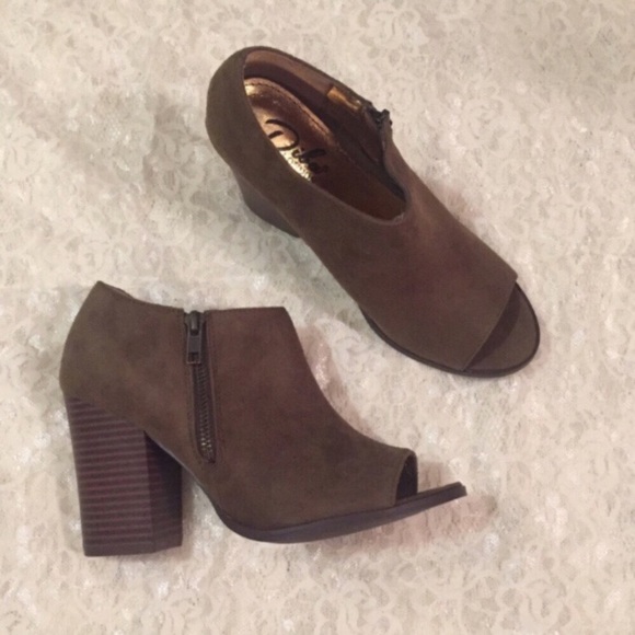 Open Toe Booties - Picture 2 of 3