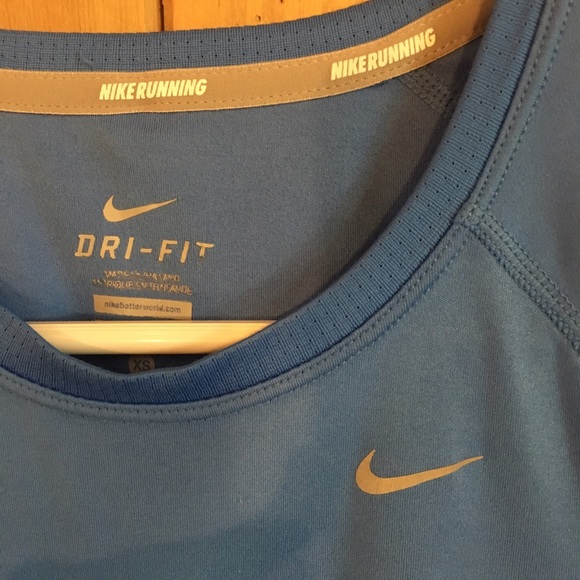 EUC Nike Running DRI-FIT women's running top. - Picture 3 of 5