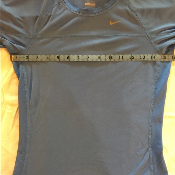 EUC Nike Running DRI-FIT women's running top. - Picture 4 of 5
