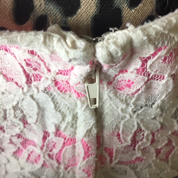 ❌SOLD❌ Pretty in Pink and Lace Dress - Picture 6 of 6