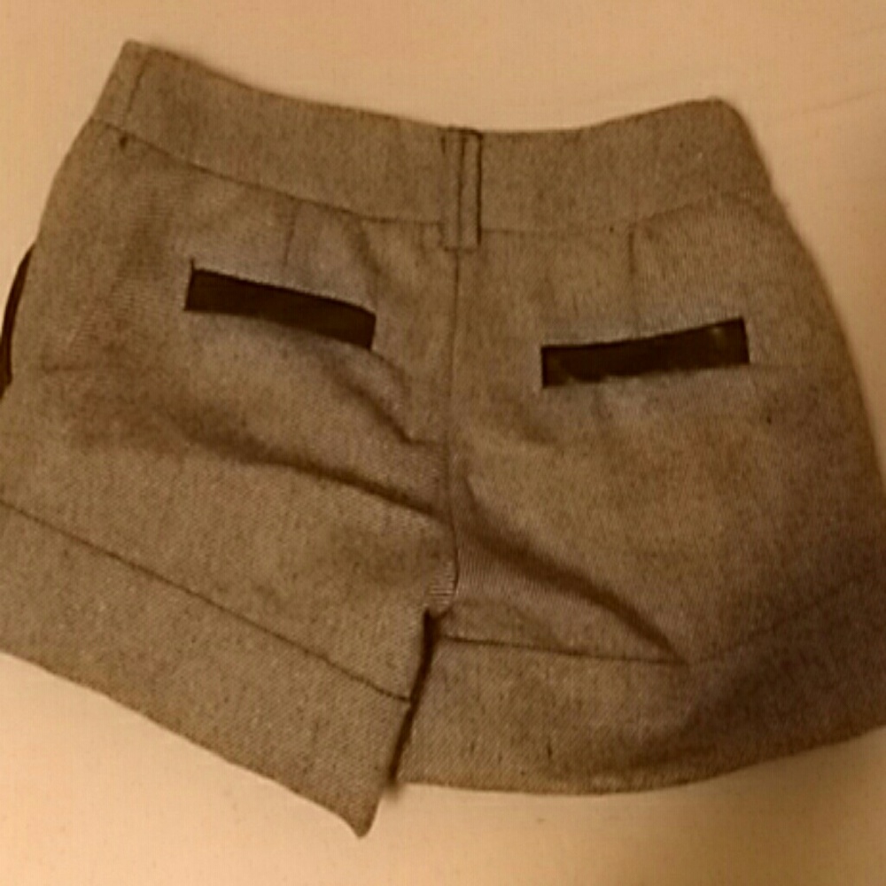 Shorts - Picture 2 of 4