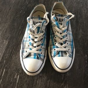 SALE🎉Converse all stars. Blue plaid. Size 7.