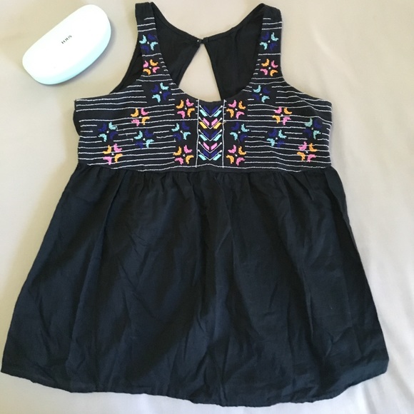 Embroidered top - Picture 2 of 5