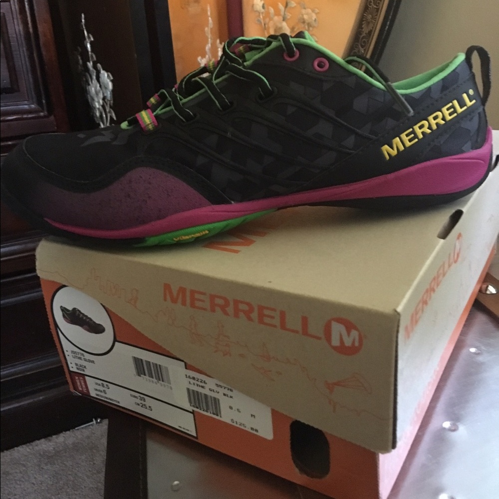 Never worn Merrill women's shoe!