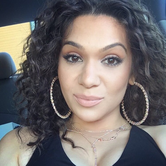 Meet your Posher, Jessica - Picture 1 of 1