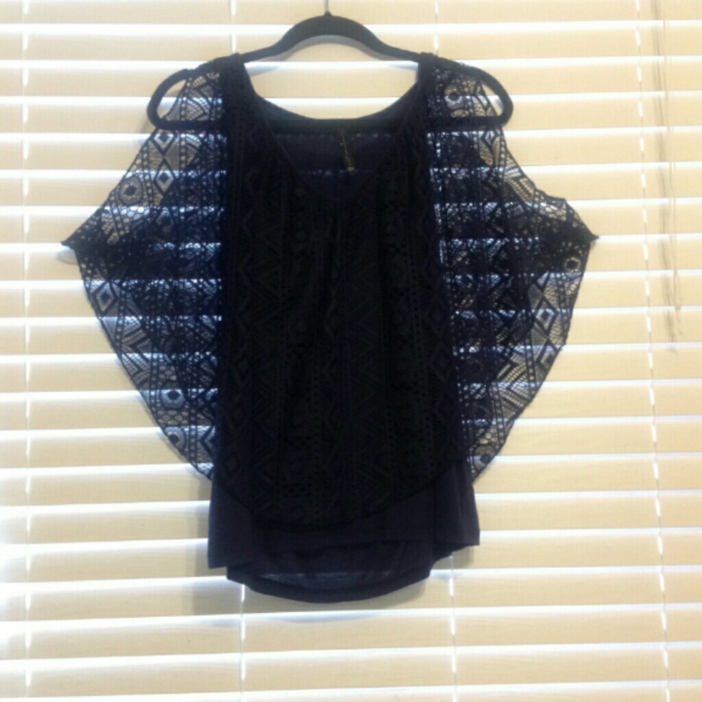 🚨Dark Blue Semi Poncho Tribal Top 🌺