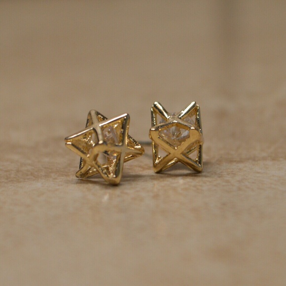 Brand New Captive CZ Gem Gold Star Earrings - Picture 6 of 6