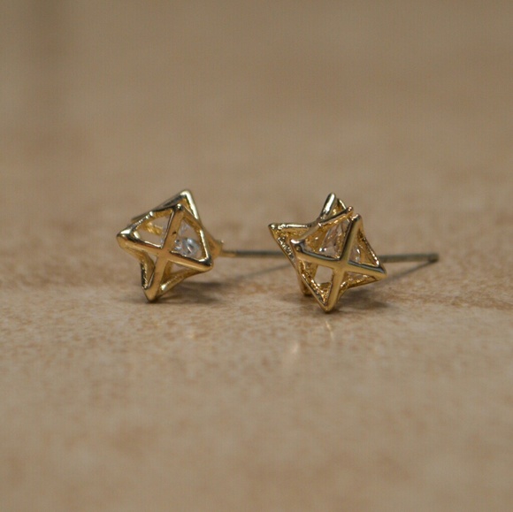 Brand New Captive CZ Gem Gold Star Earrings - Picture 2 of 6