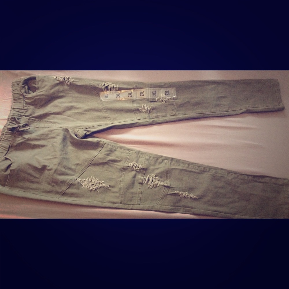 Red fox Distress Jogger Jeans ( Brand New )