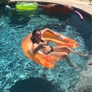 Meet your Posher, Roni