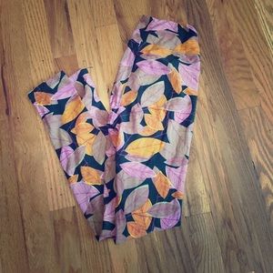 Fall leaves OS lularoe leggings