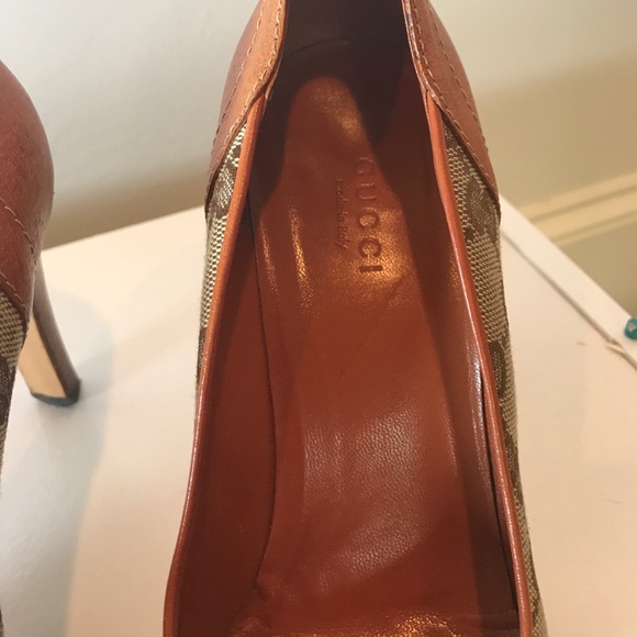 Women Gucci GG Pump
